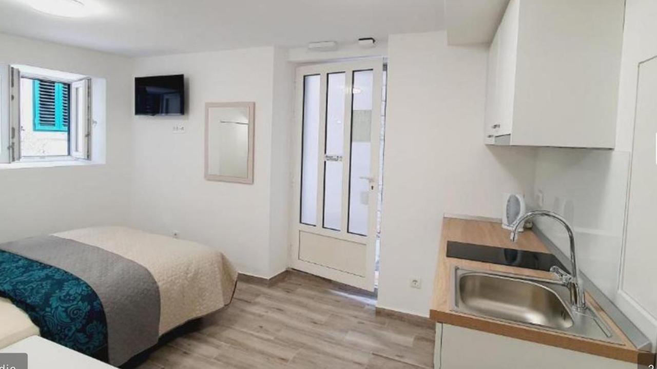 Viking Sweet Apartment Split Exterior photo